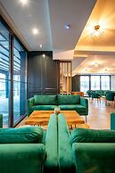 Ador Hotel