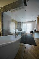 Ador Hotel