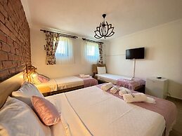 Adayel Otel & Bağ Evi