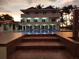 Shoreland Beach Resort by Cocotel
