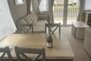 Charming 5-beds Caravan in Beautiful Seton Sands
