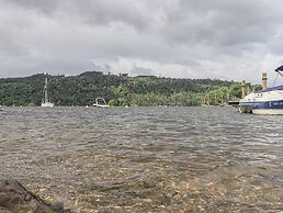 Shoreside Lodge