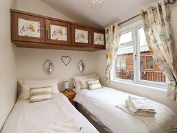 Shoreside Lodge