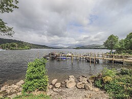 Shoreside Lodge