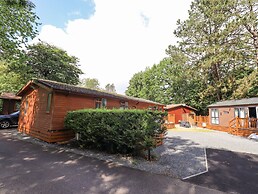 Lakes Lodge