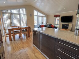 Oakwood Lodge