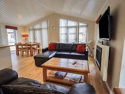 Oakwood Lodge