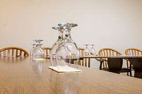 Gastland M0 Hotel & Conference Center