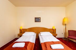 Gastland M0 Hotel & Conference Center
