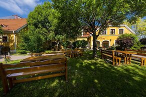 Gastland M0 Hotel & Conference Center