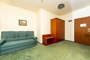 Gastland M0 Hotel & Conference Center