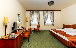 Gastland M0 Hotel & Conference Center