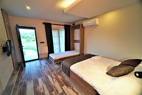 Milyos Hotel