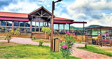 Milyos Hotel
