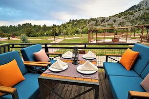 Milyos Hotel