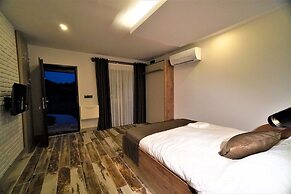 Milyos Hotel