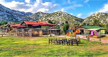 Milyos Hotel