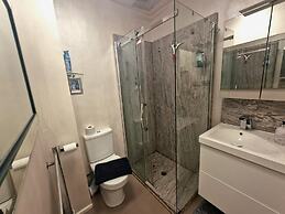 Apartment - Sleeps 4 - Balcony - Sea View