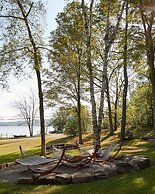Somewhere Inn Calabogie