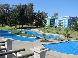 Espacioso departamento con piscina