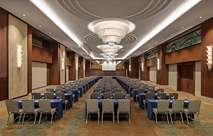 Windsor Hotel & Convention Center