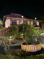 Singgahsana Villa