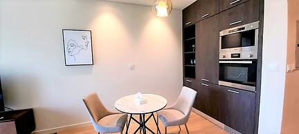 Park View Gorgeous Studio With Balcony