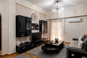 2br renovated flat close to metro