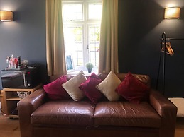 Lovely and Comfortable 1-bed Apartment in Bromley