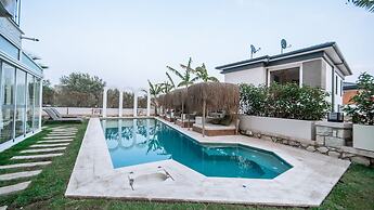 Urla 1867 Hotel