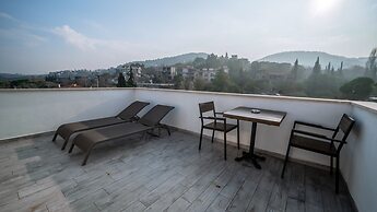 Urla 1867 Hotel