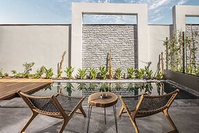Unique Life Style Hotel