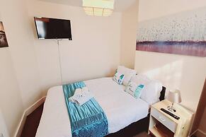 Cedar Villa - Inviting 5-bed House in Chatham-