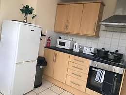 Cedar Villa - Inviting 5-bed House in Chatham-