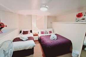 Cedar Villa - Inviting 5-bed House in Chatham-