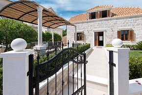 Holiday Villa Lovište Paradise