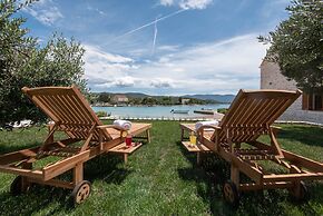 Holiday Villa Lovište Paradise