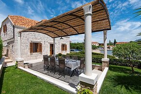 Holiday Villa Lovište Paradise