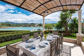 Holiday Villa Lovište Paradise