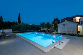 Holiday Villa Lovište Paradise