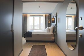Home Hotel 1624