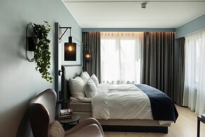 Home Hotel 1624