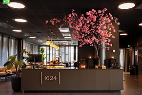 Home Hotel 1624