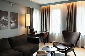 Home Hotel 1624