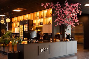 Home Hotel 1624