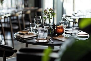 Home Hotel 1624