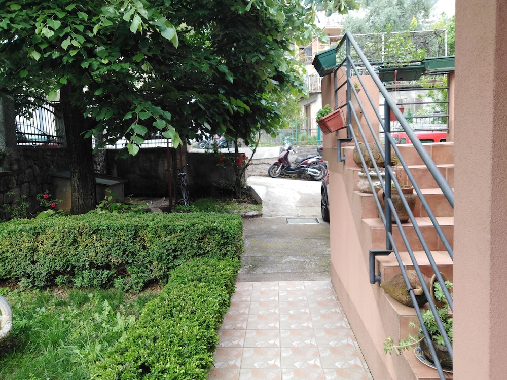 Martiva Apartment With Terrace