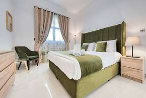 Dezire Beautiful Spacious Brand New With Balcony