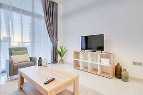 Dezire Beautiful Spacious Brand New With Balcony