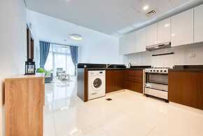 Dezire Beautiful Spacious Brand New With Balcony